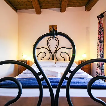 Apartmán Santo's House *